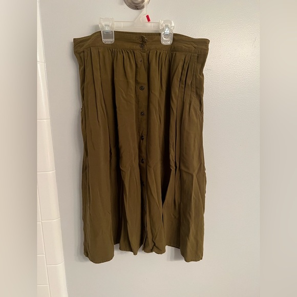 FOREVER 21 Women’s Olive Green Midi Skirt - Picture 1 of 5